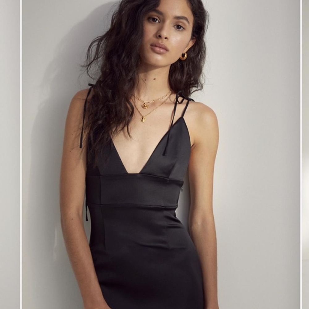 Wilfred (Aritzia) Zadie Black Midi Dress